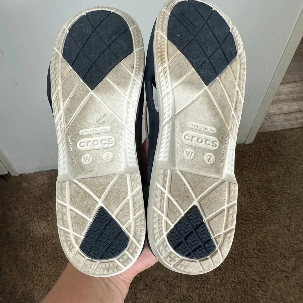 Crocs Beach Line Boat Shoes Navy Blue White Women 7 Nautical Lightweight Slip On
